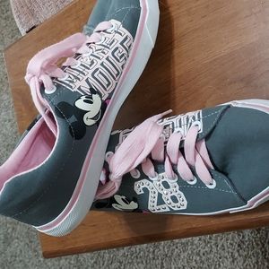 Disney Parks Tennis shoes Size 8